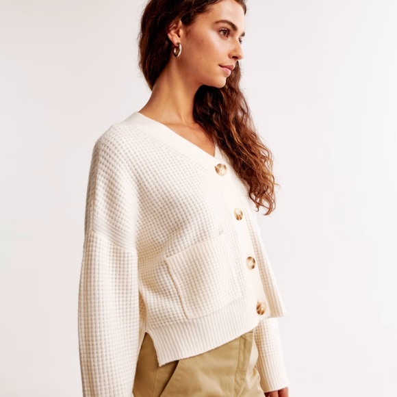 A&F Cream Waffle Cardigan NWT - Picture 4 of 8